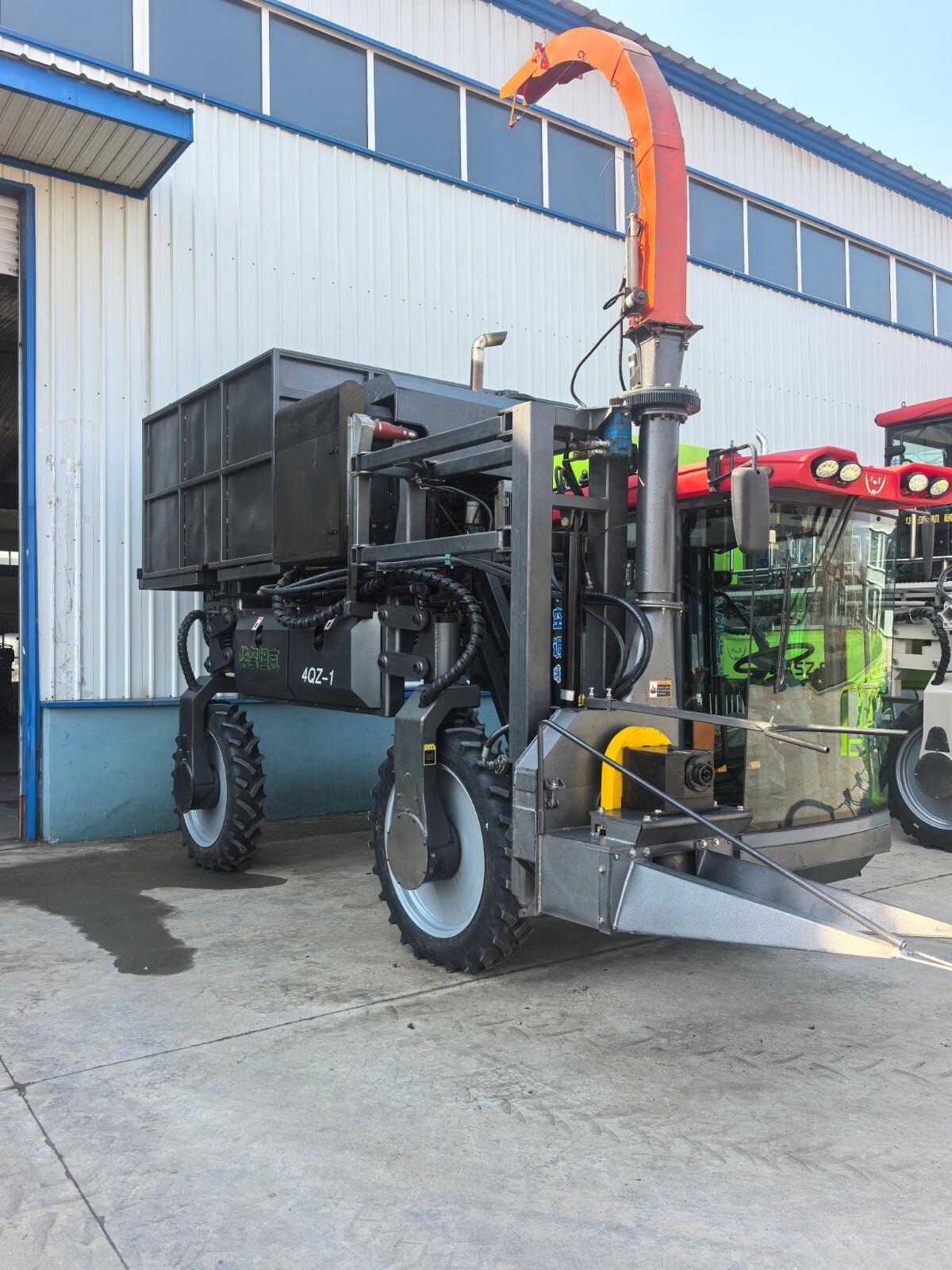 華璽自走式高架青儲機玉米去父本青儲收獲機